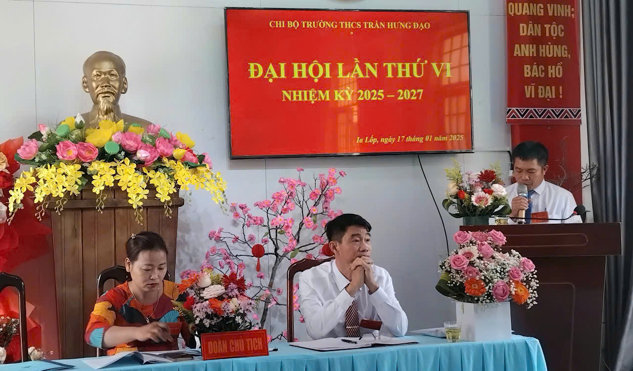 Đồng chí Nguyễn Đình Chính Phó hiệu trưởng Phó Bí thư CB Trần Hưng Đạo